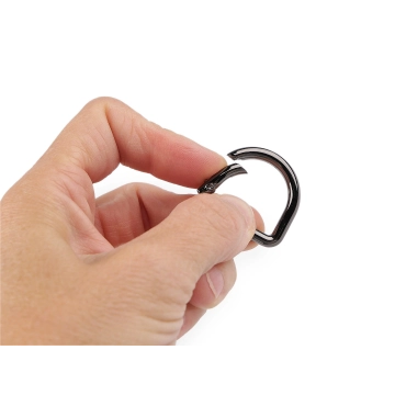 karabiny kovové pevné